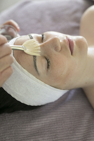Rejuvenating Facial Treatment (60 minutes)