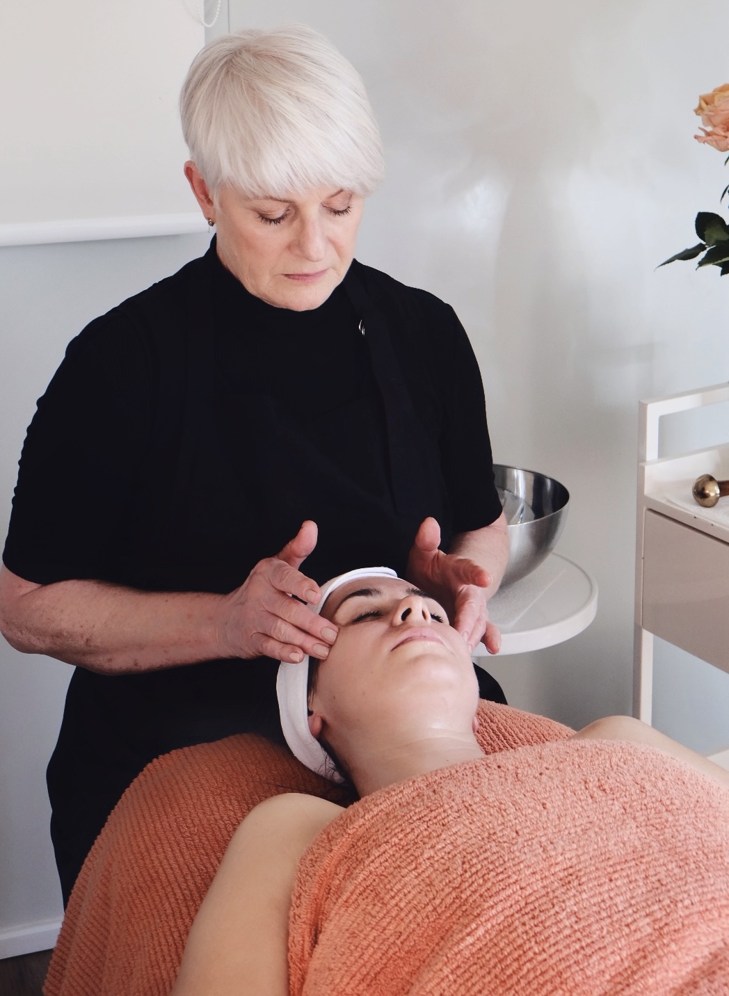 First time facial and skin consultation (90 minutes)